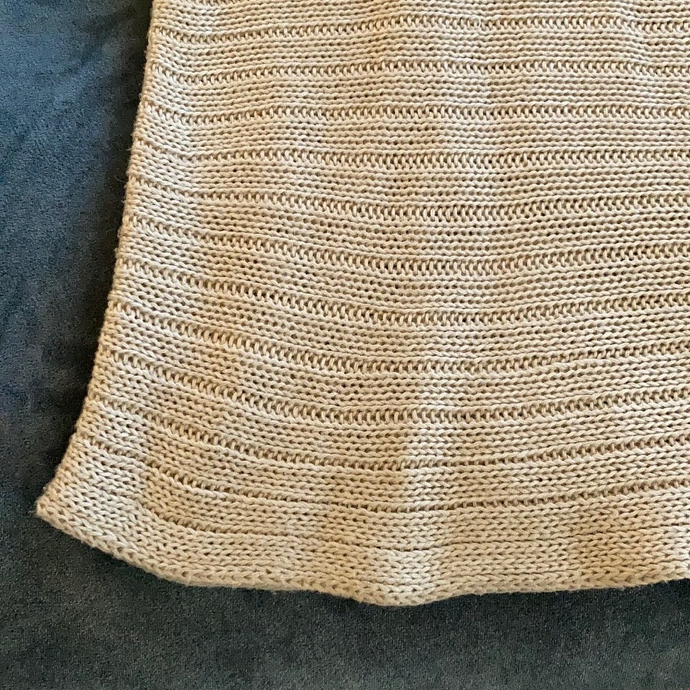 sweater - Picture 5 of 7